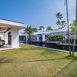Aqua Villa