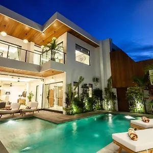 new-villa-yunqi-pool-3-bedrooms-seminyak-oberoi.hotelsseminyak.net/